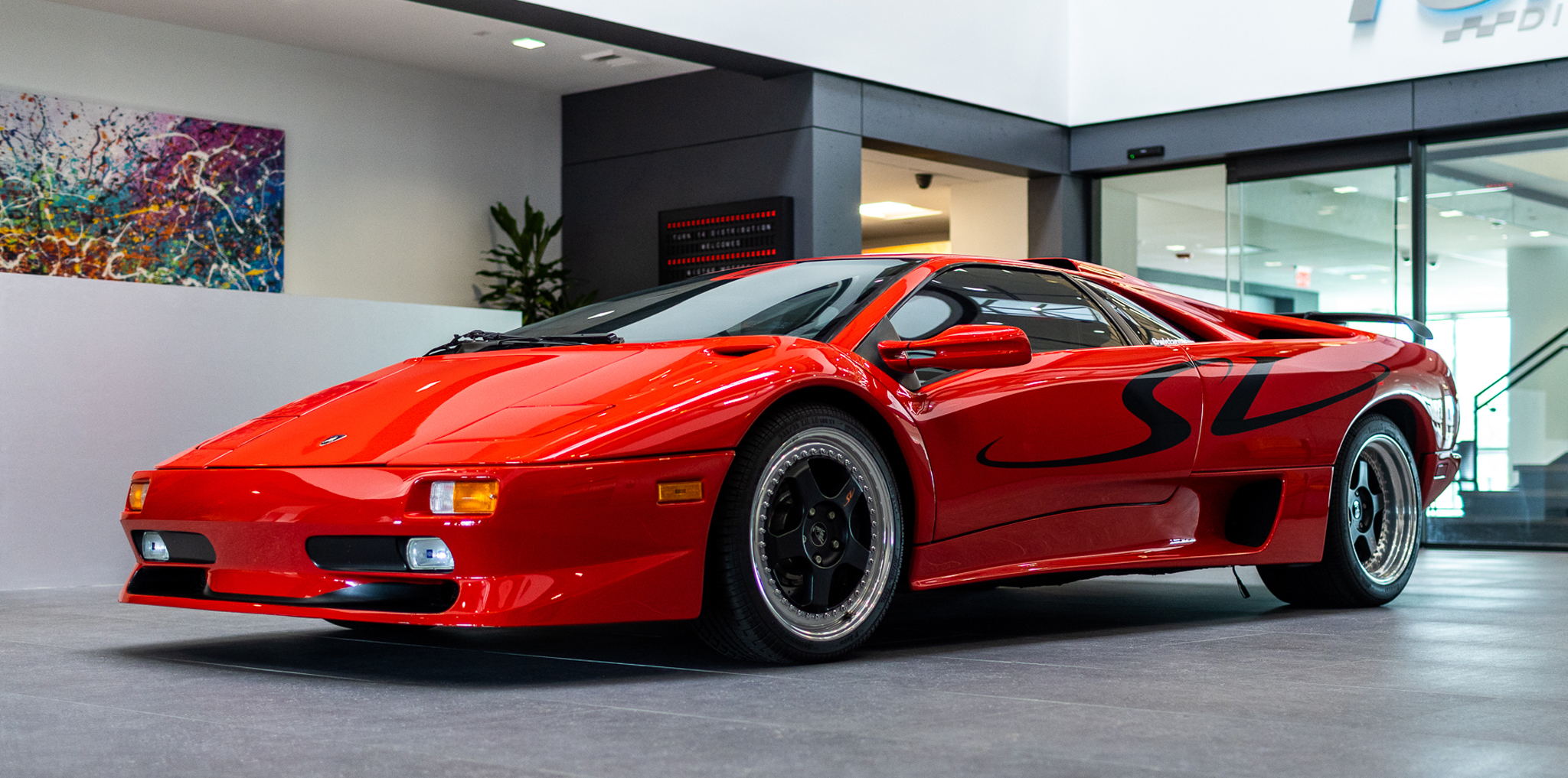 Bull on Parade: A Lamborghini Diablo SV Adds an Exotic Flavor to T14 HQ